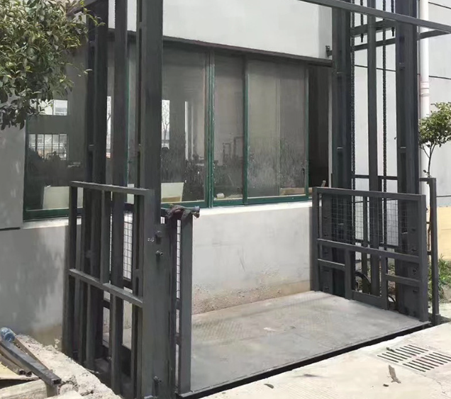 上安乡导轨式施工升降机助力民生工程提速增效